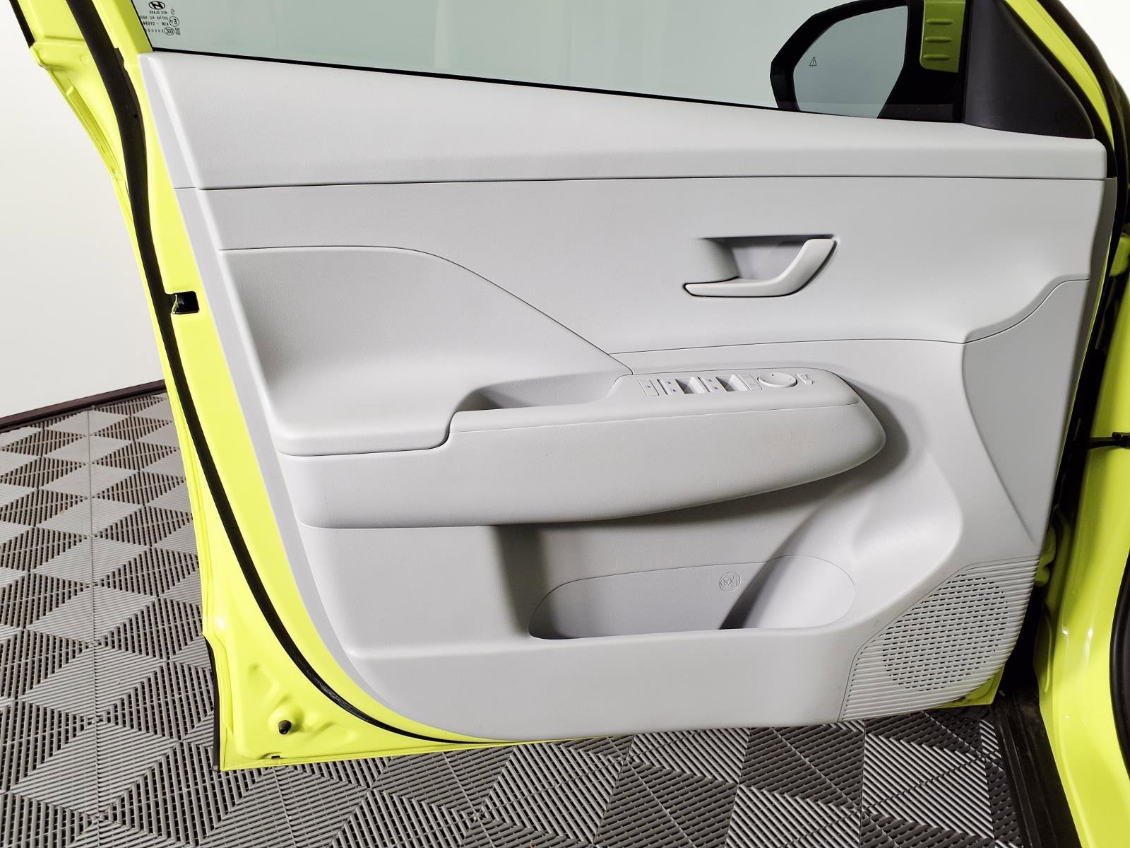 Certified 2025 Hyundai Kona SEL image 16