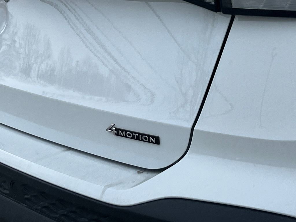 New 2026 Volkswagen Taos SEL image 6