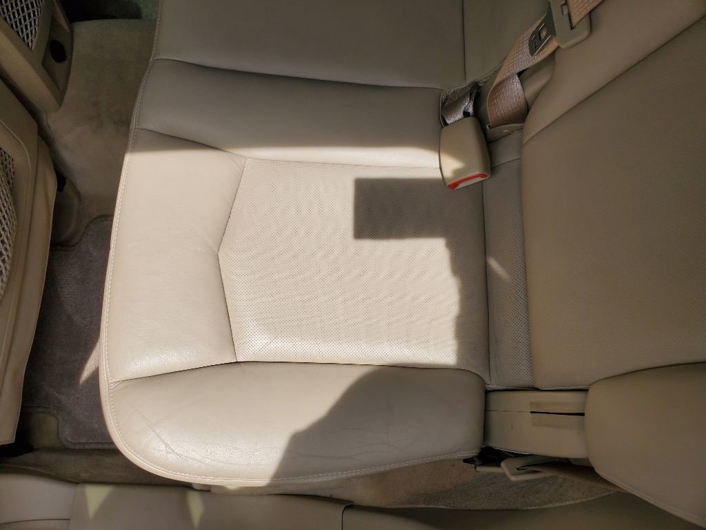 Used 2009 Cadillac SRX 2WD w/ Third Row Seating Package image 26