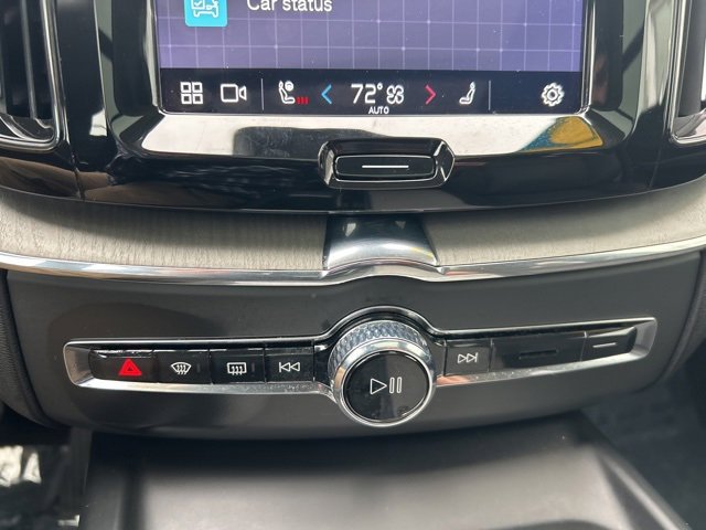 Certified 2025 Volvo XC60 B5 Plus image 25