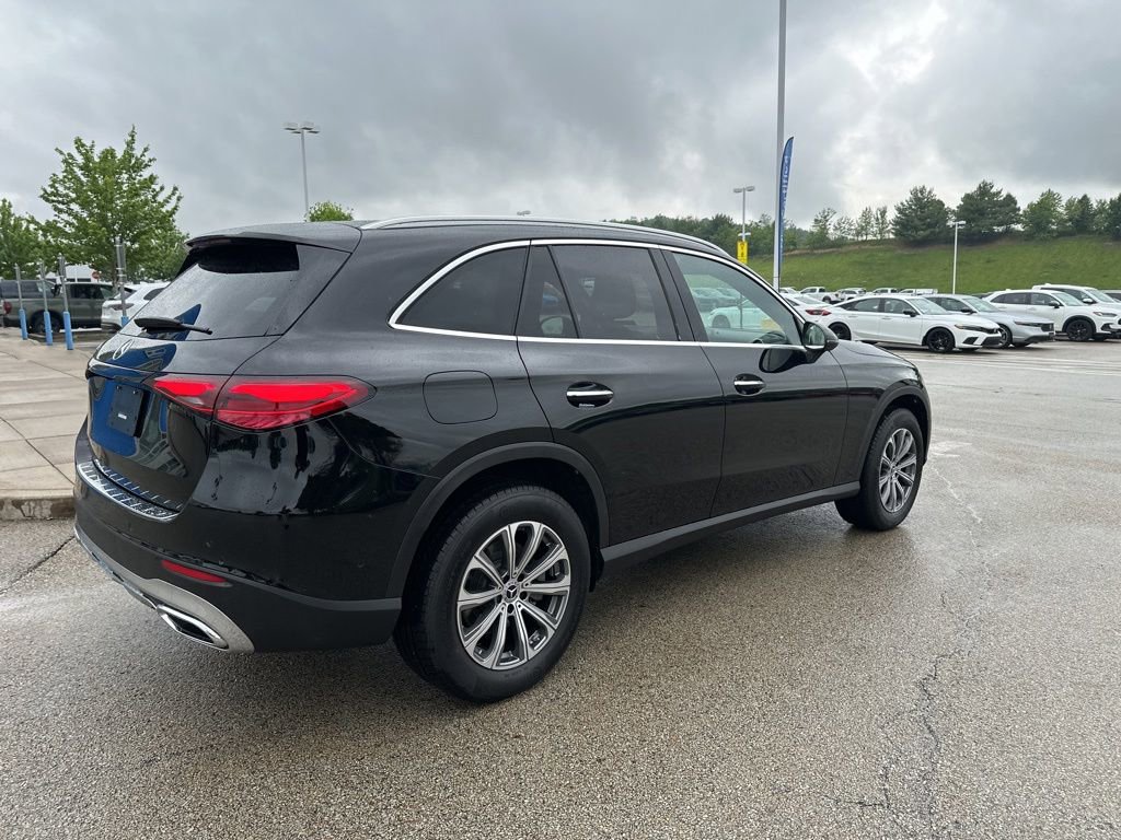 Used 2025 Mercedes-Benz GLC 300 image 3