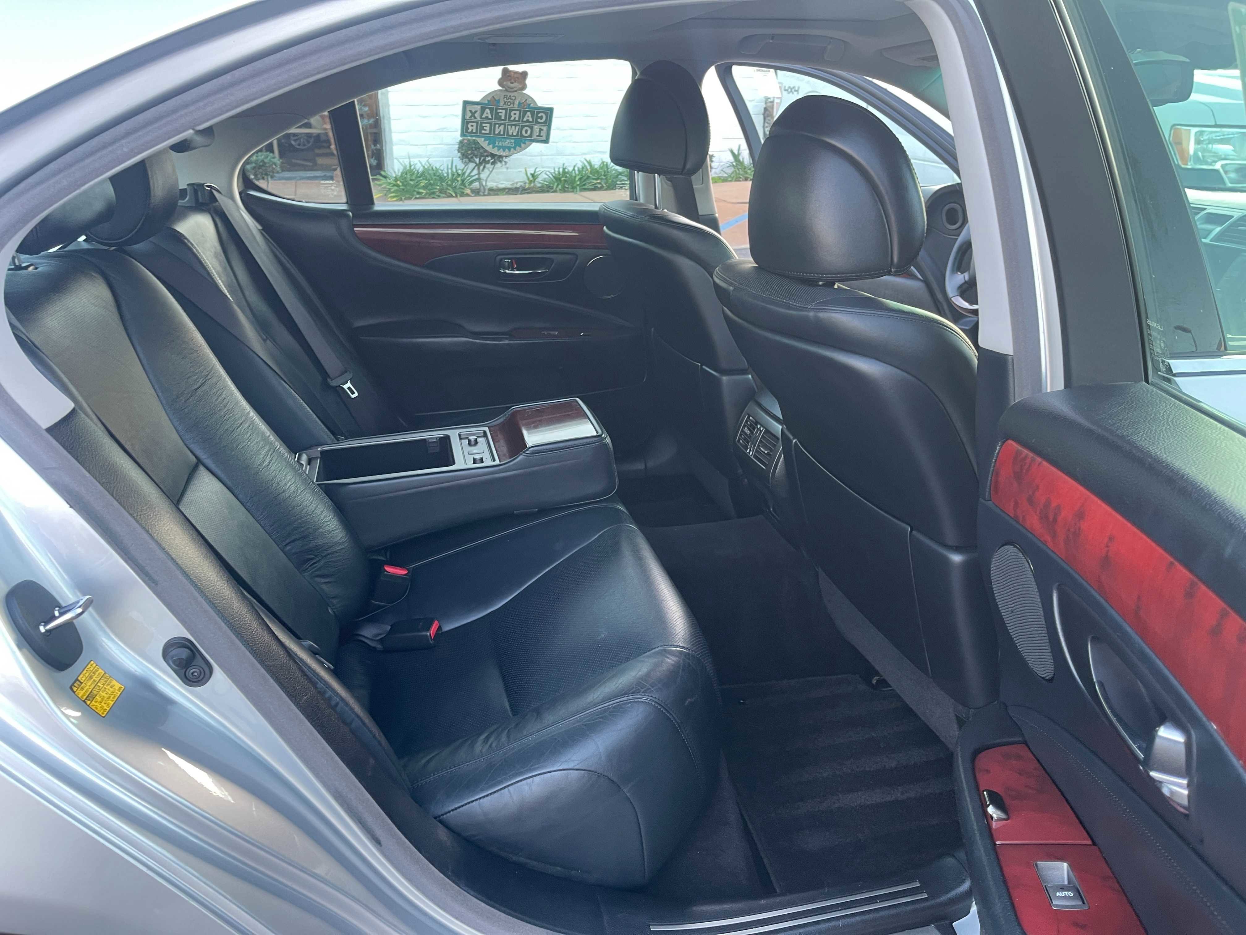 Used 2011 Lexus LS 460 w/ Comfort Pkg image 11