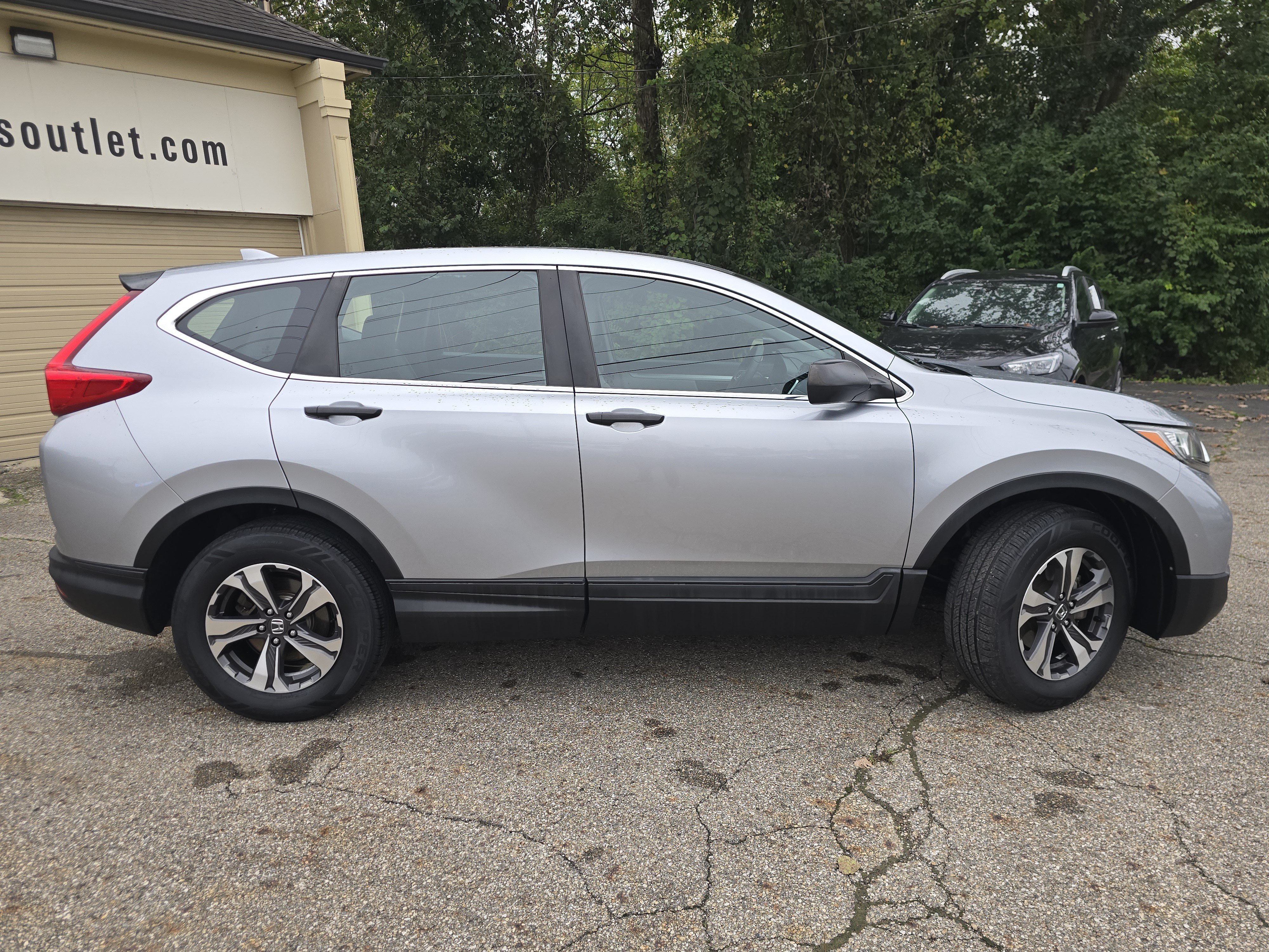 Used 2017 Honda CR-V LX image 8