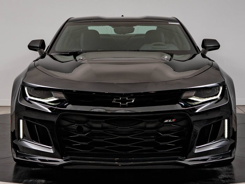 Used 2021 Chevrolet Camaro ZL1 RWD image 2