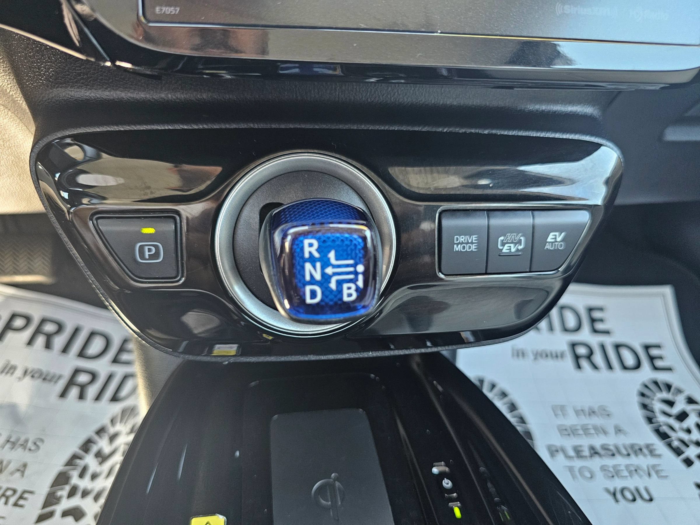 Used 2021 Toyota Prius Prime XLE w/ Carpet Mat Package (TMS) FWD image 30