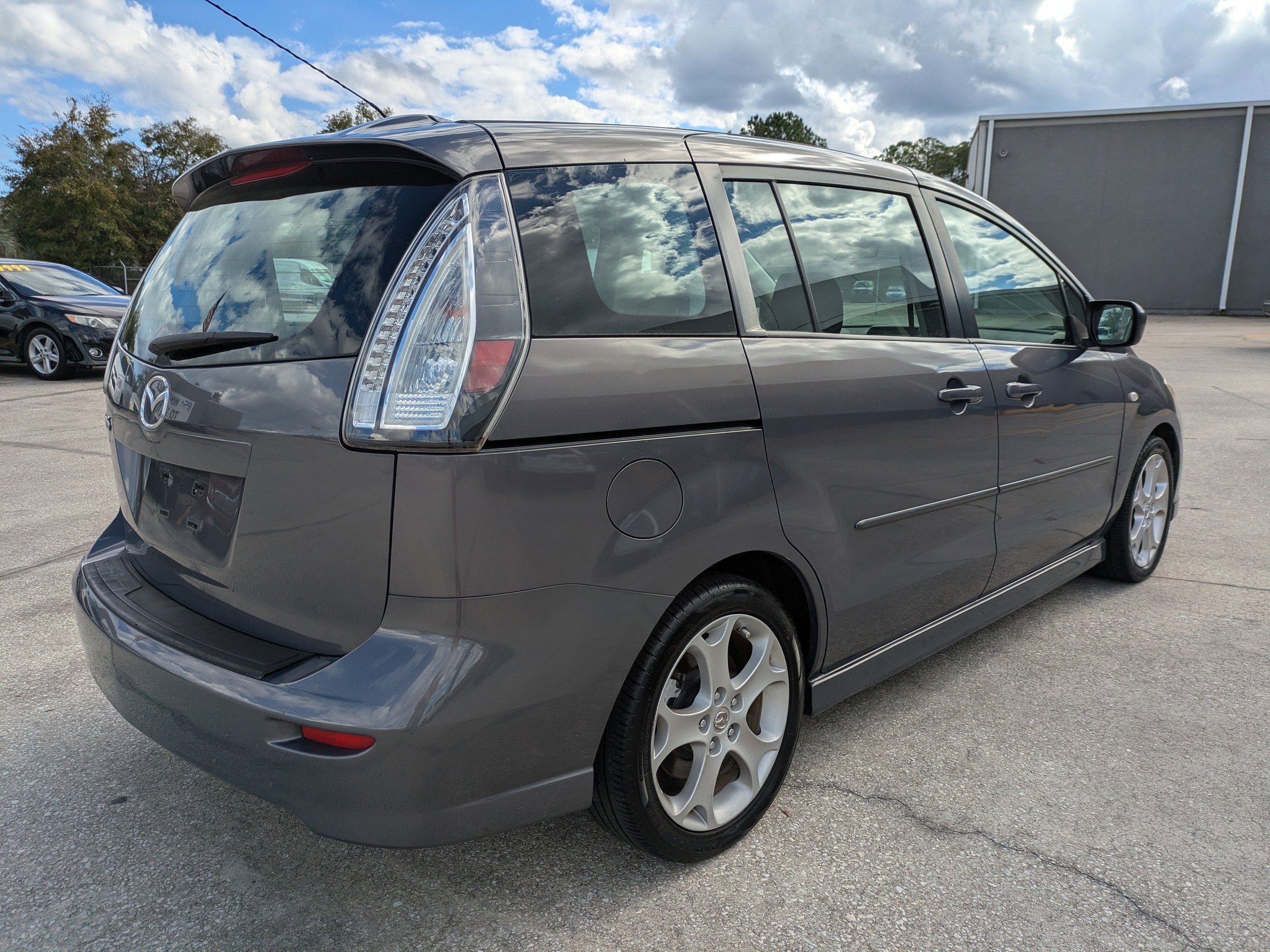 Used 2009 MAZDA MAZDA5 Touring image 4