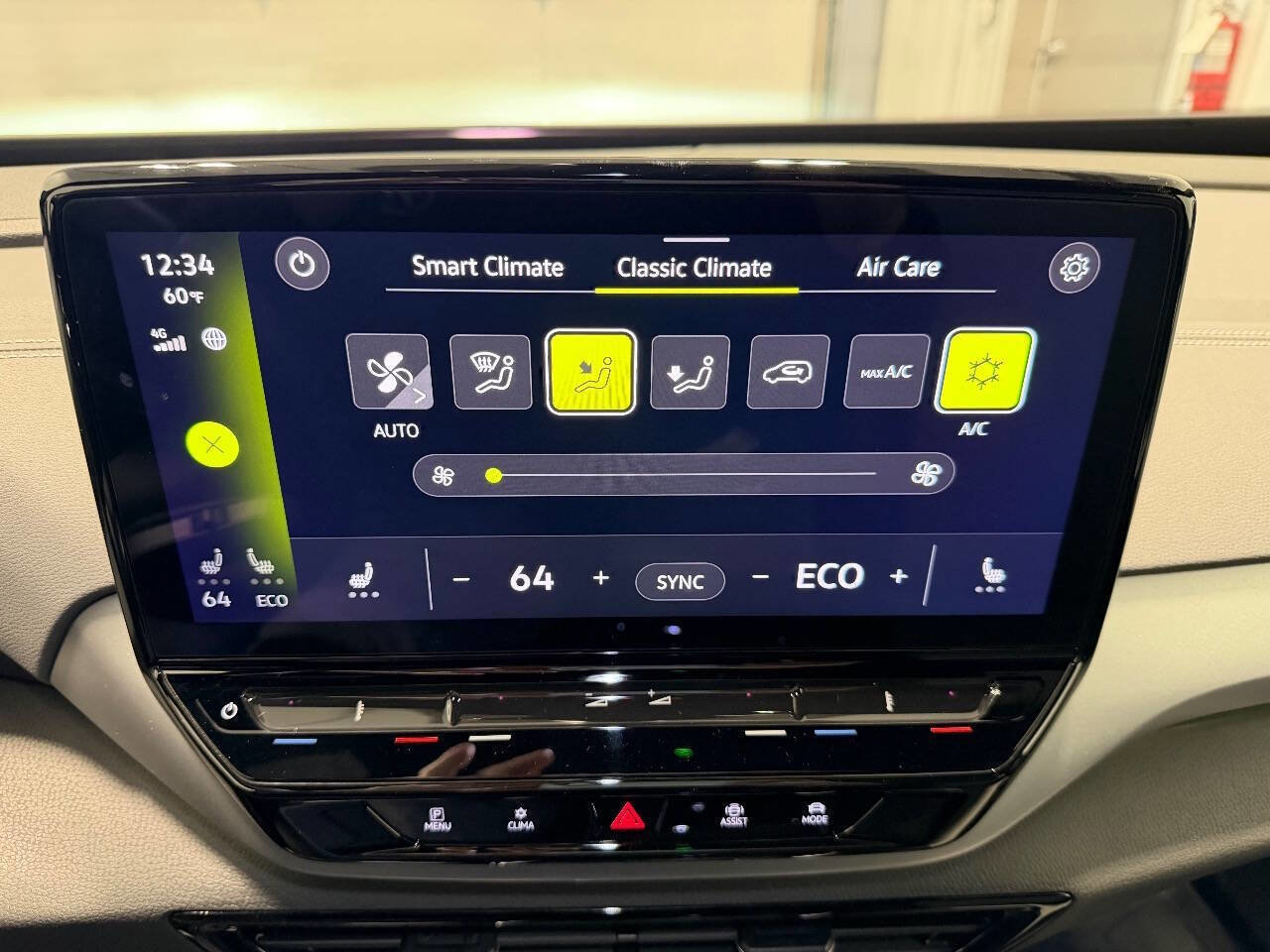 Used 2023 Volkswagen ID.4 Pro image 33