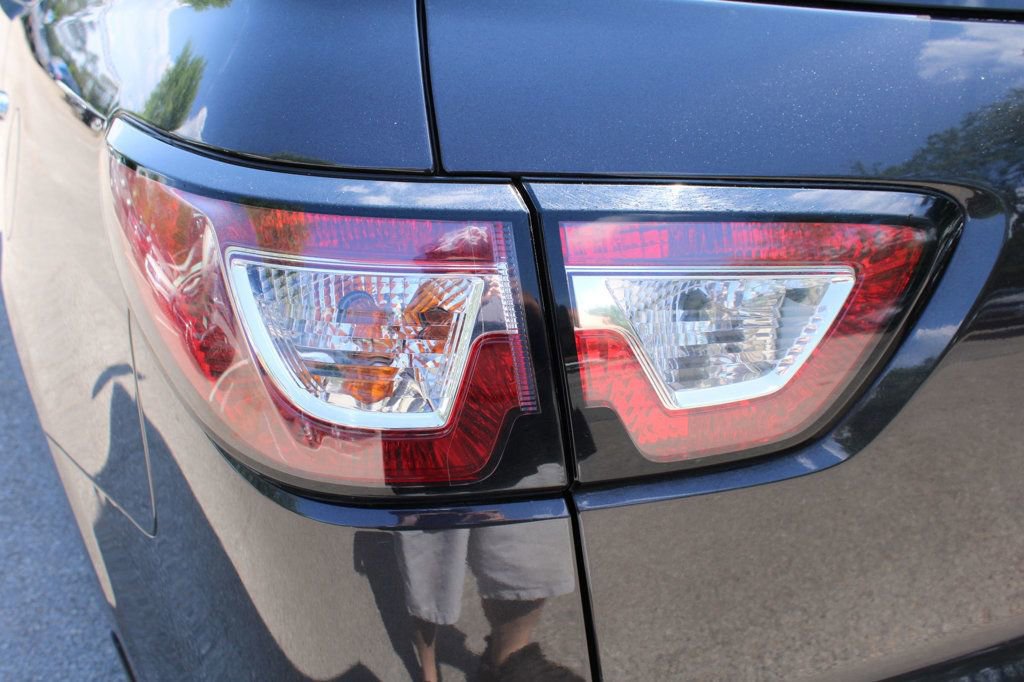 Used 2017 Chevrolet Traverse LT w/ Style and Technology Package AWD/4WD image 9