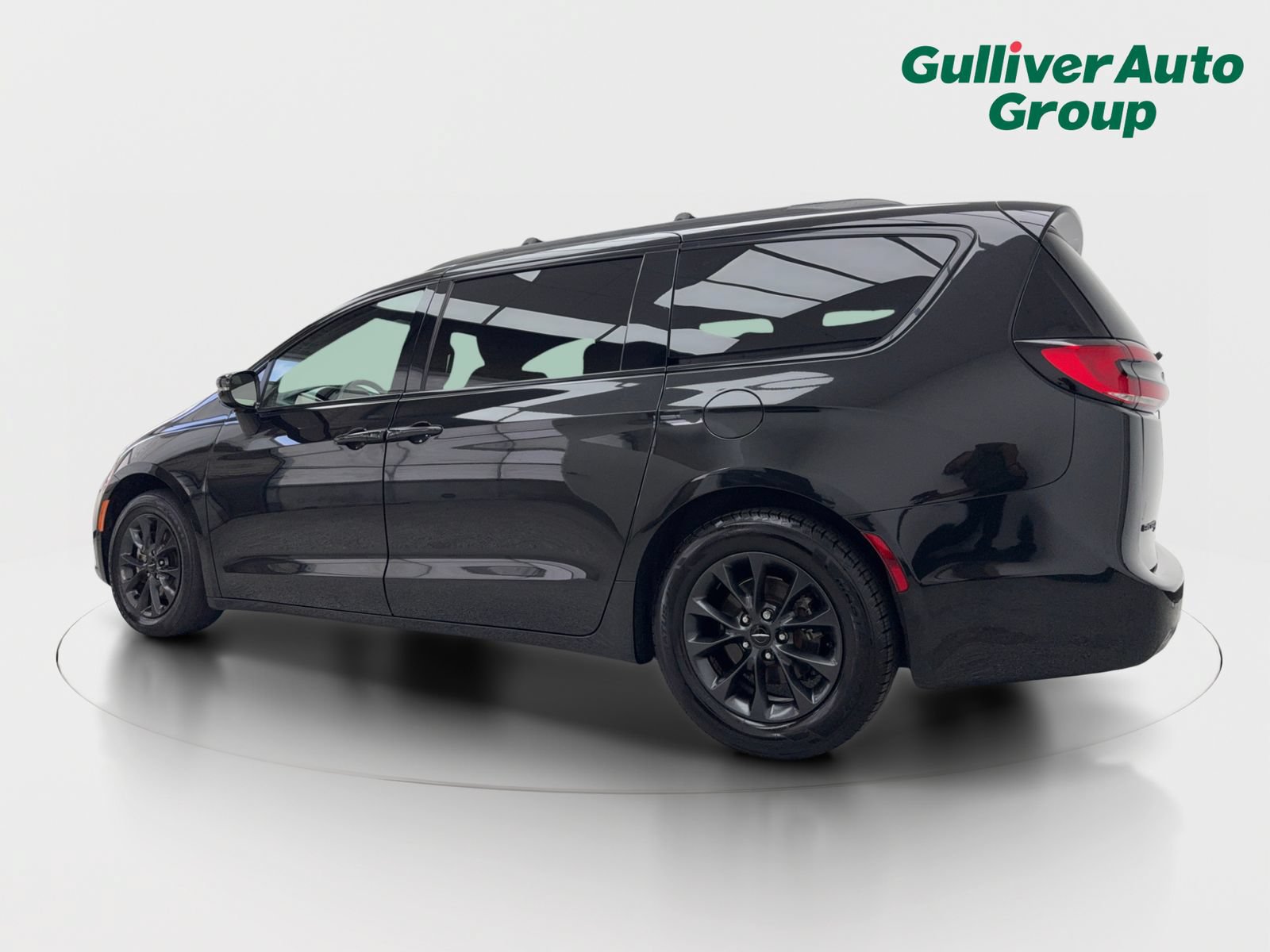 Used 2021 Chrysler Pacifica Touring-L w/ S Appearance Package FWD image 4