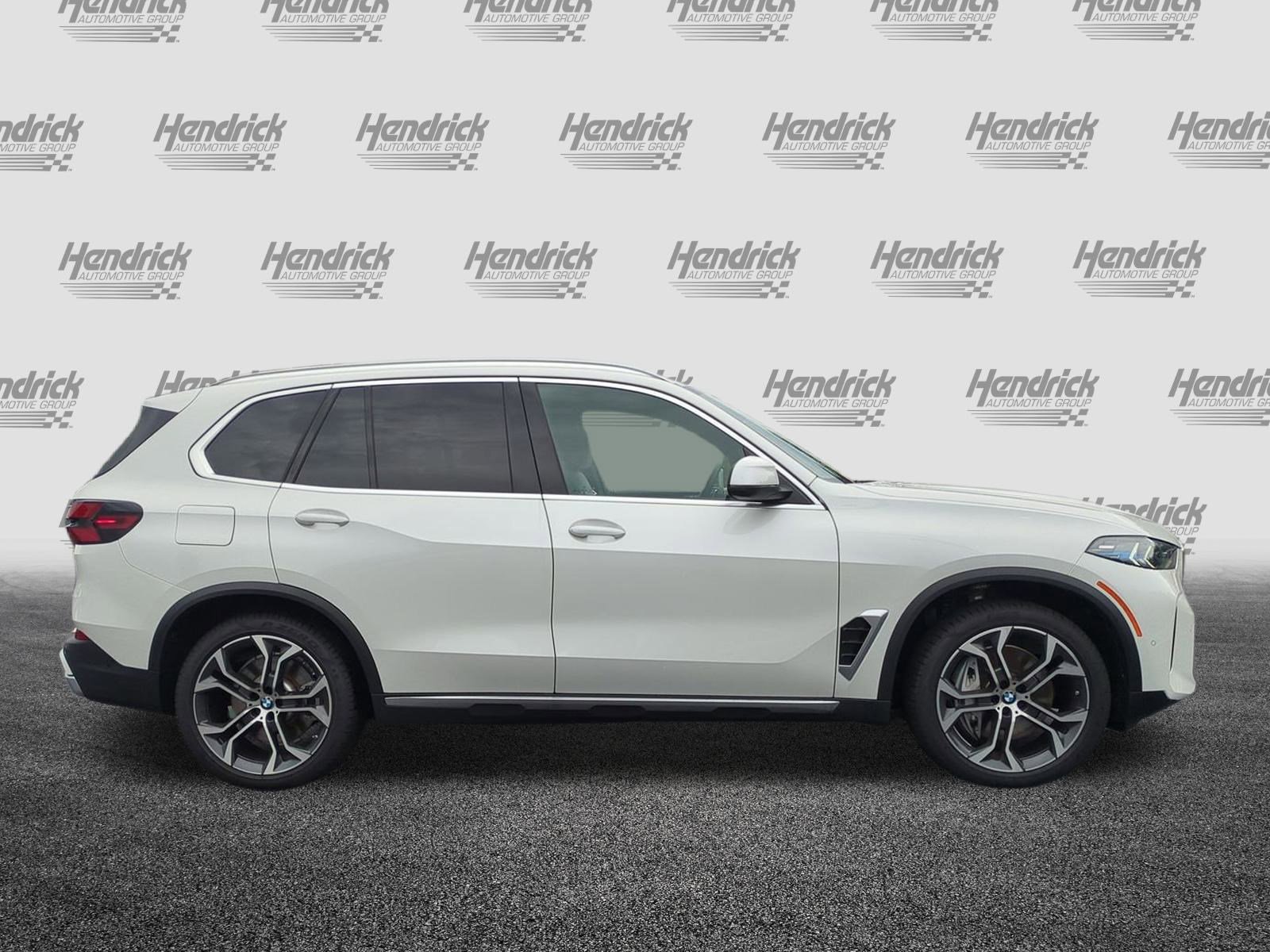Used 2025 BMW X5 xDrive50e w/ Premium Package image 10