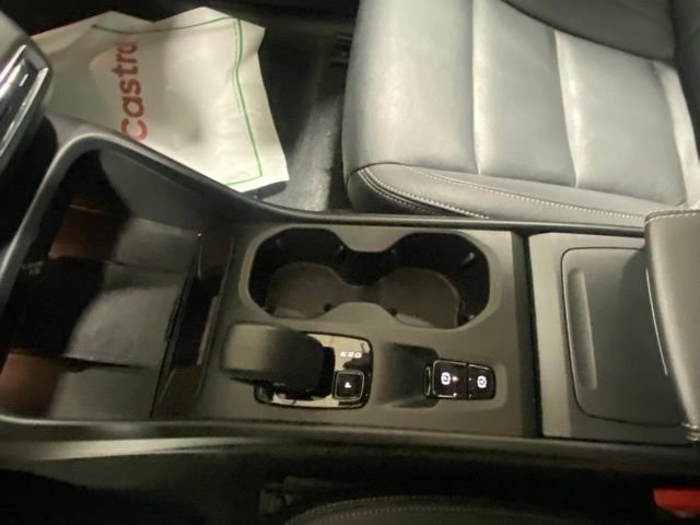 Used 2025 Volvo XC40 B5 Core AWD/4WD image 27