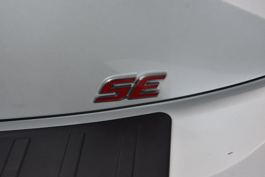 Used 2023 Toyota Corolla SE w/ SE Premium Package FWD image 31