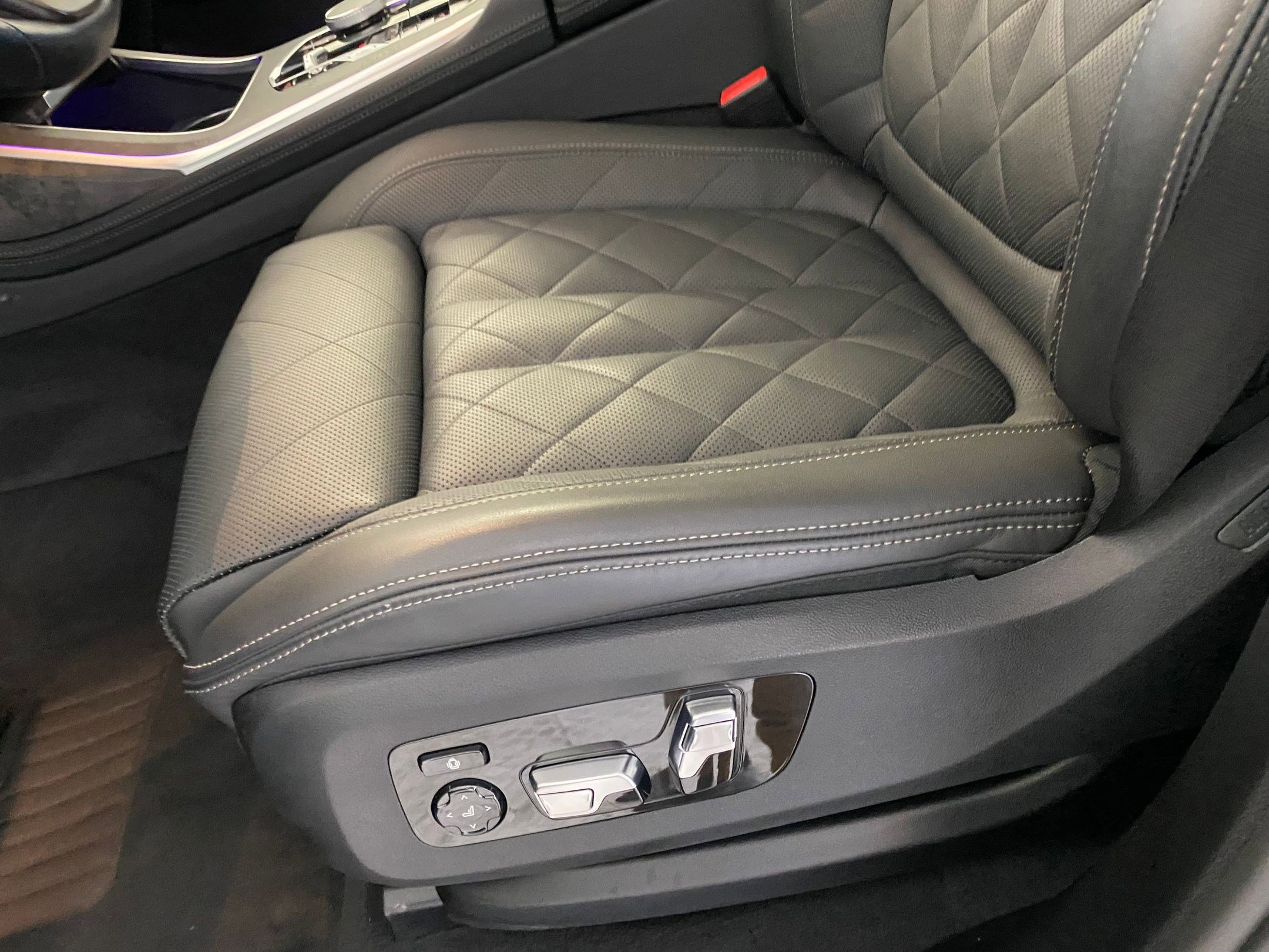 Certified 2025 BMW X7 xDrive40i image 24