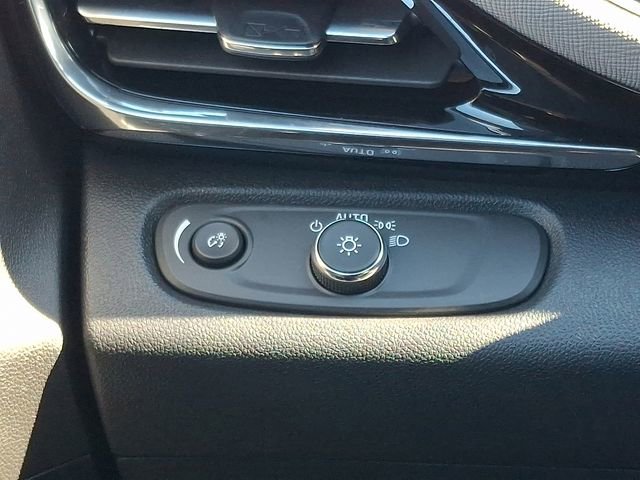 Certified 2025 Buick Envista Avenir image 23