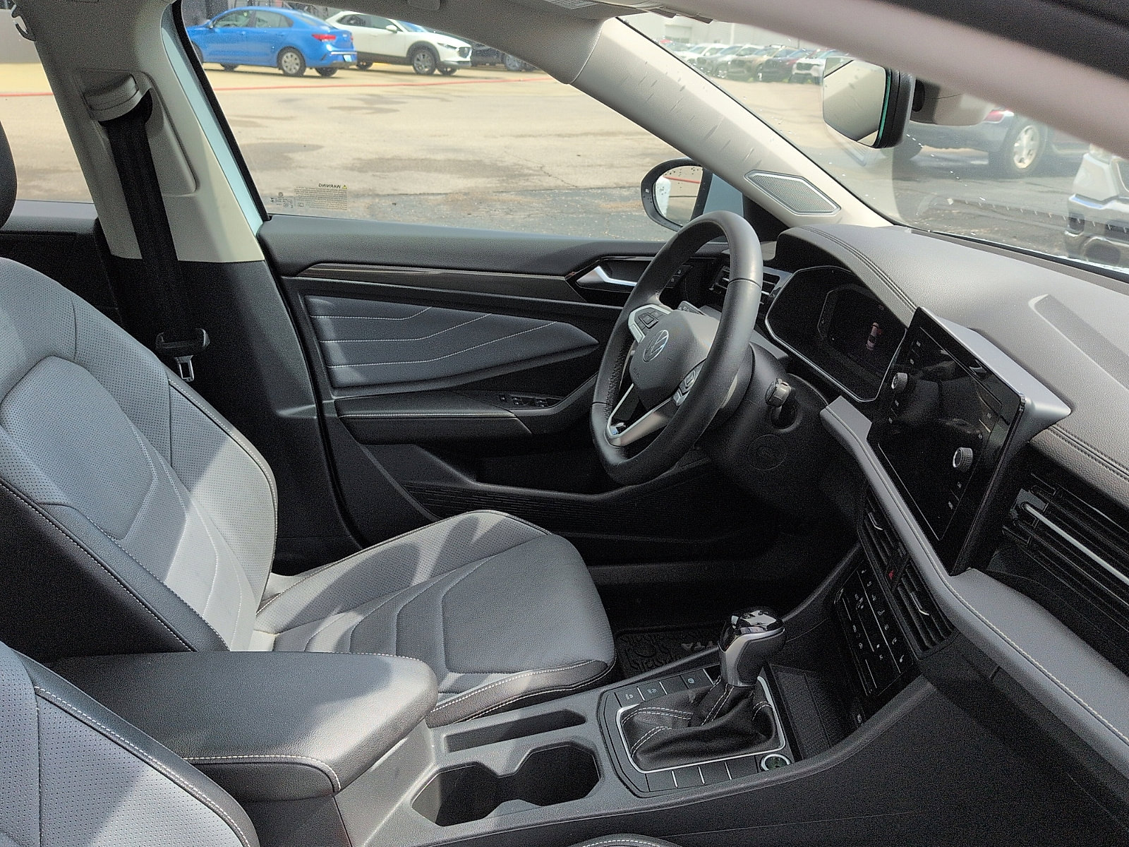 Used 2025 Volkswagen Jetta SEL FWD image 7