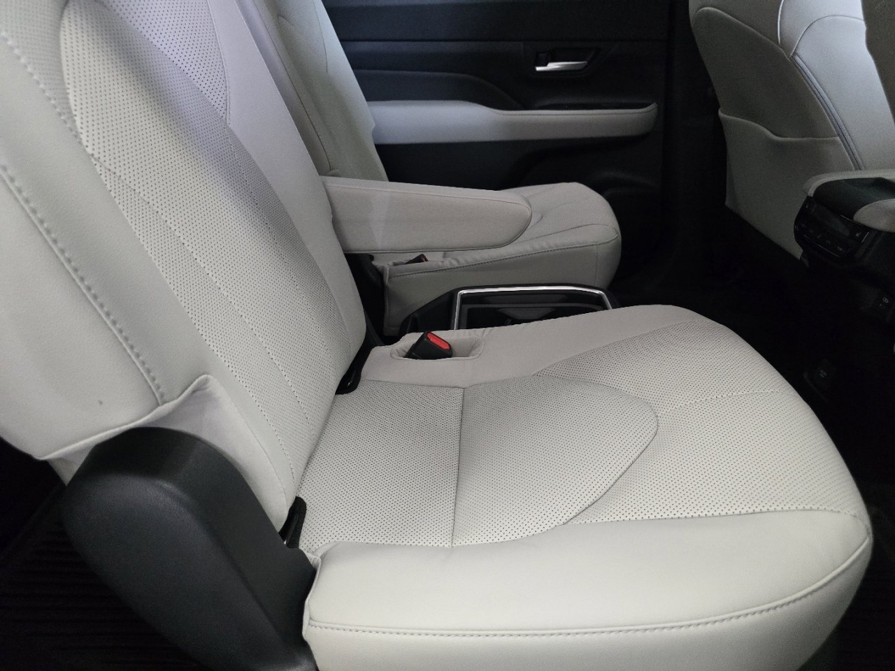 New 2026 Toyota Grand Highlander Limited AWD/4WD image 23