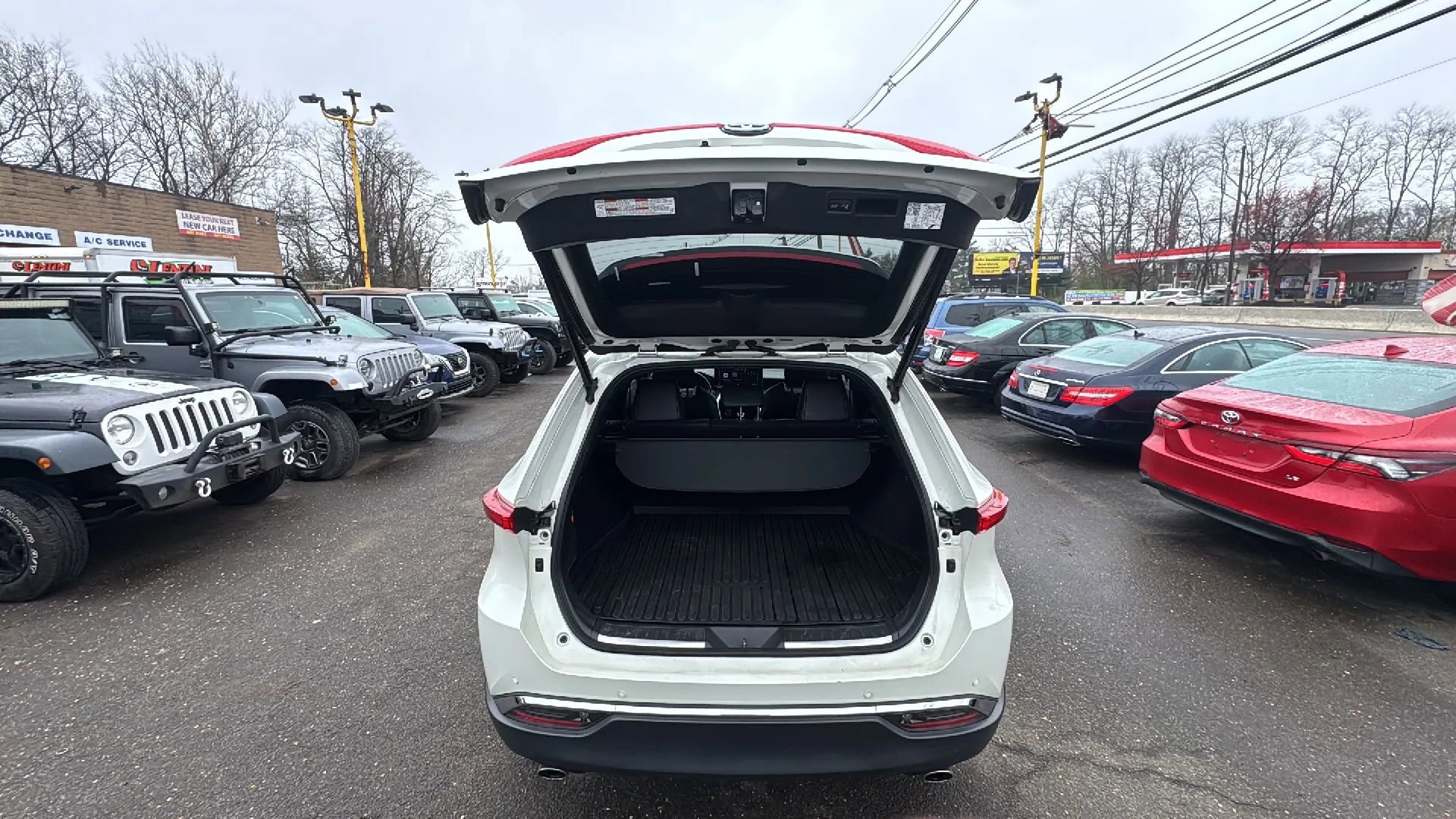 Used 2021 Toyota Venza Limited w/ Advanced Technology Package image 16