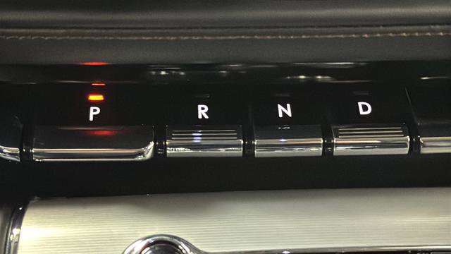 Used 2024 Lincoln Aviator AWD w/ Premium Package image 15