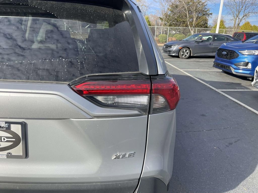 Used 2023 Toyota RAV4 XLE Premium image 18