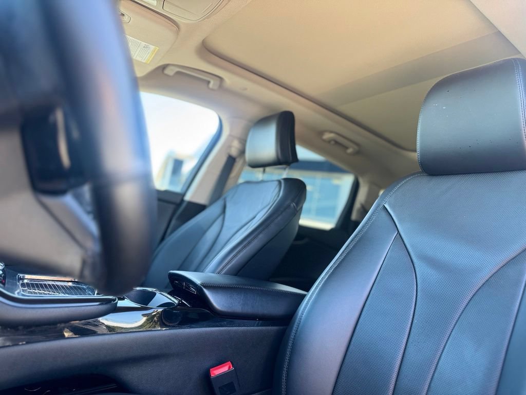 Used 2023 Lincoln Nautilus Reserve AWD/4WD image 17