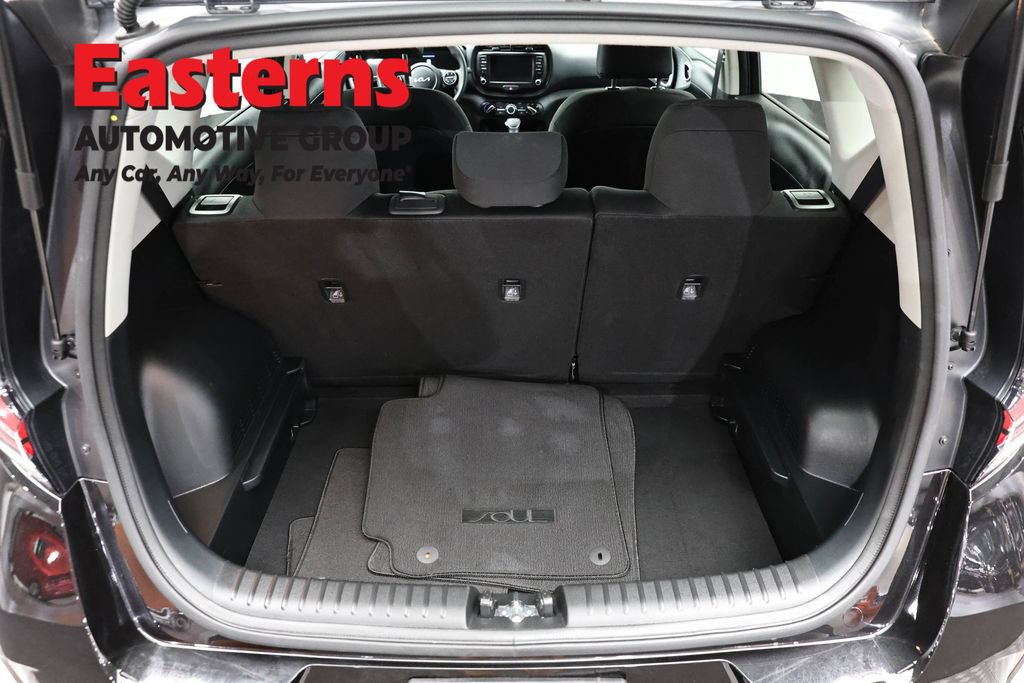 Used 2025 Kia Soul LX w/ LX Technology Package FWD image 9