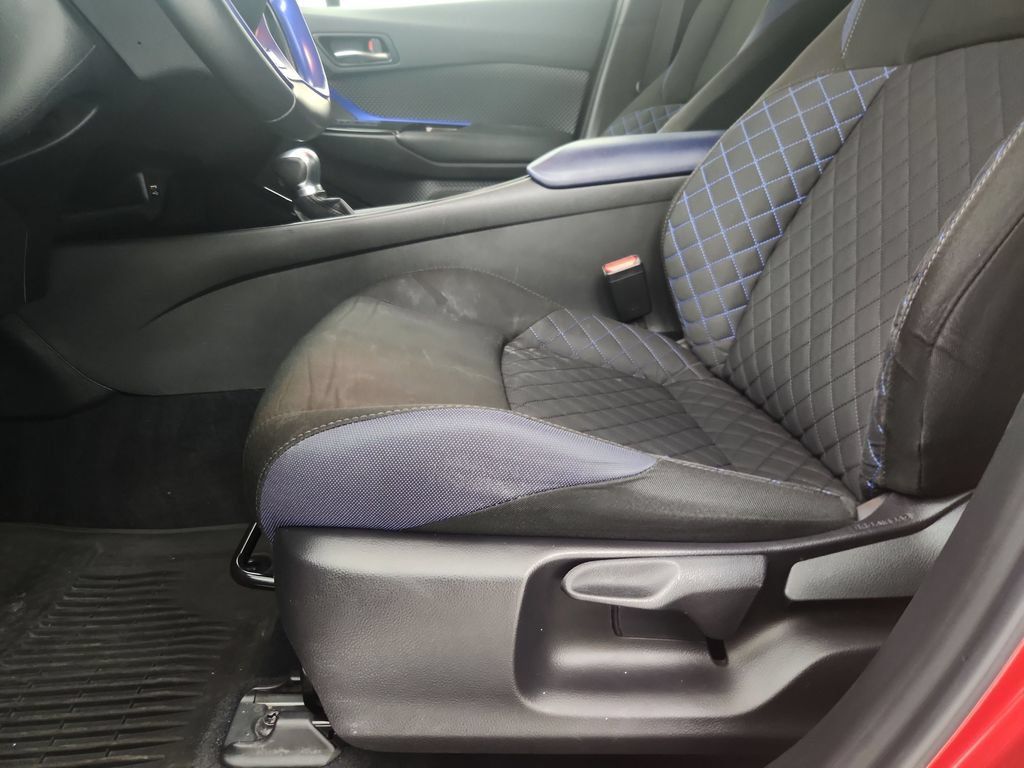Used 2020 Toyota C-HR XLE FWD image 21