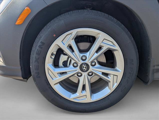 Used 2023 Hyundai Kona SEL FWD image 9