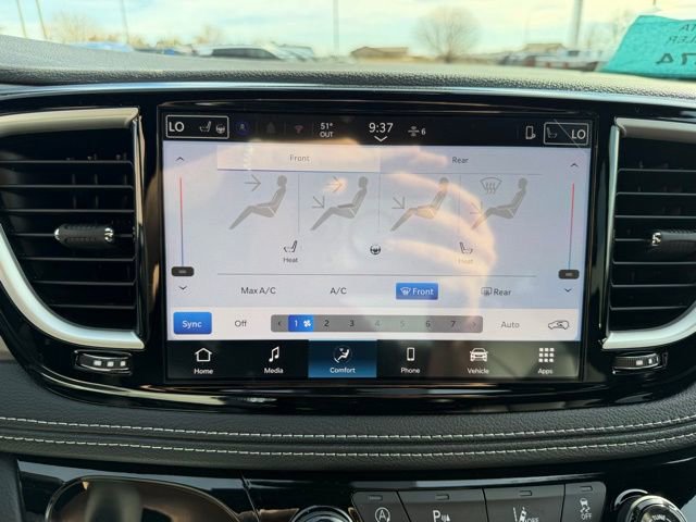 New 2026 Chrysler Pacifica Select AWD/4WD image 22