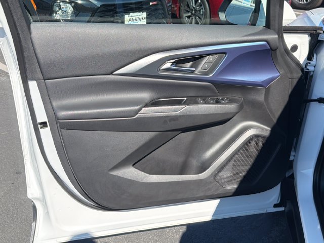 Certified 2024 Chevrolet Equinox EV LT FWD image 11