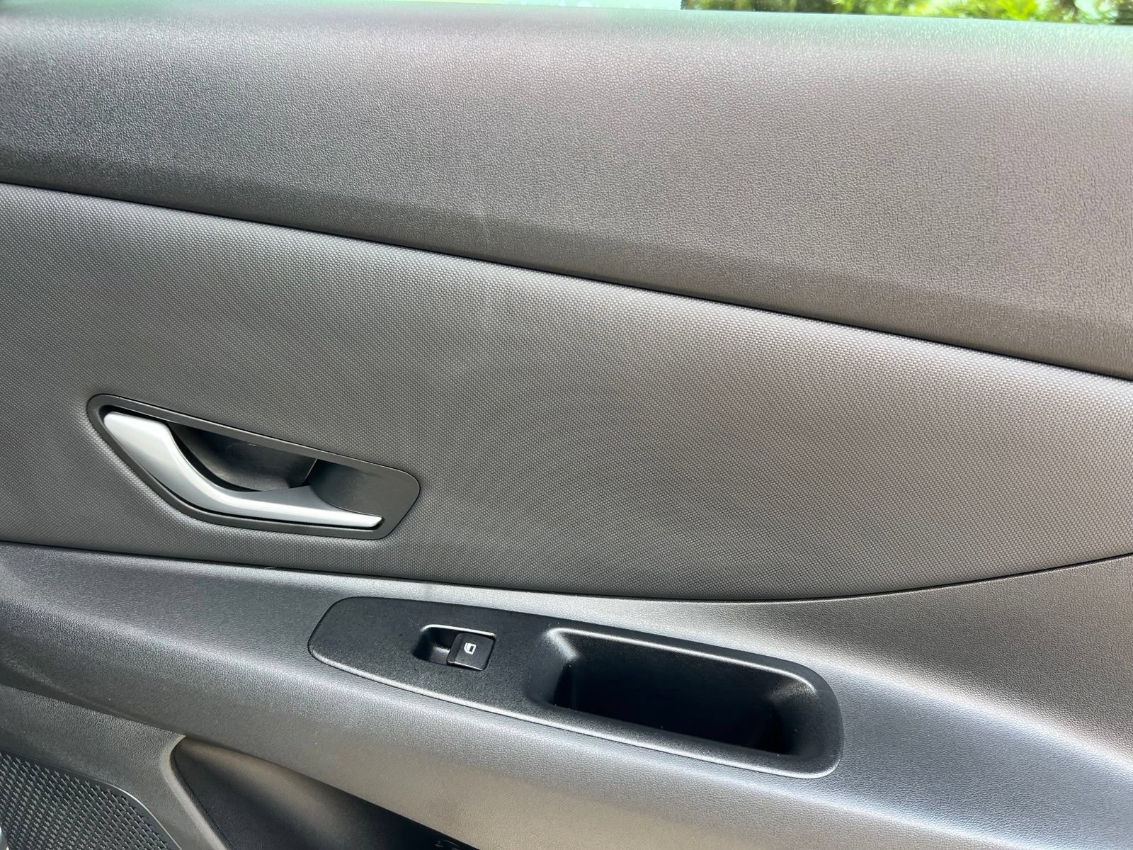 Used 2023 Hyundai Elantra Limited FWD image 50