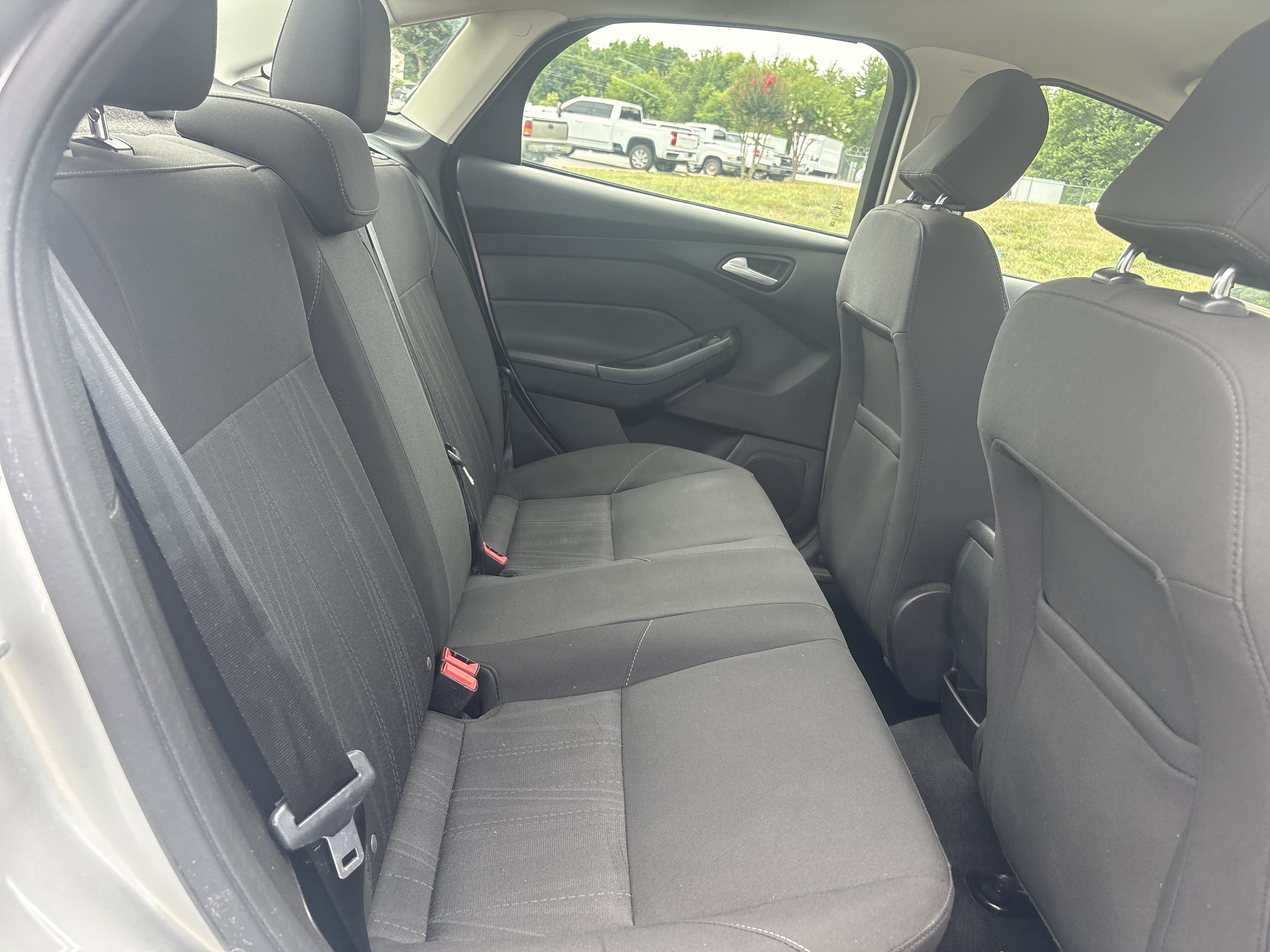 Used 2017 Ford Focus SE FWD image 18