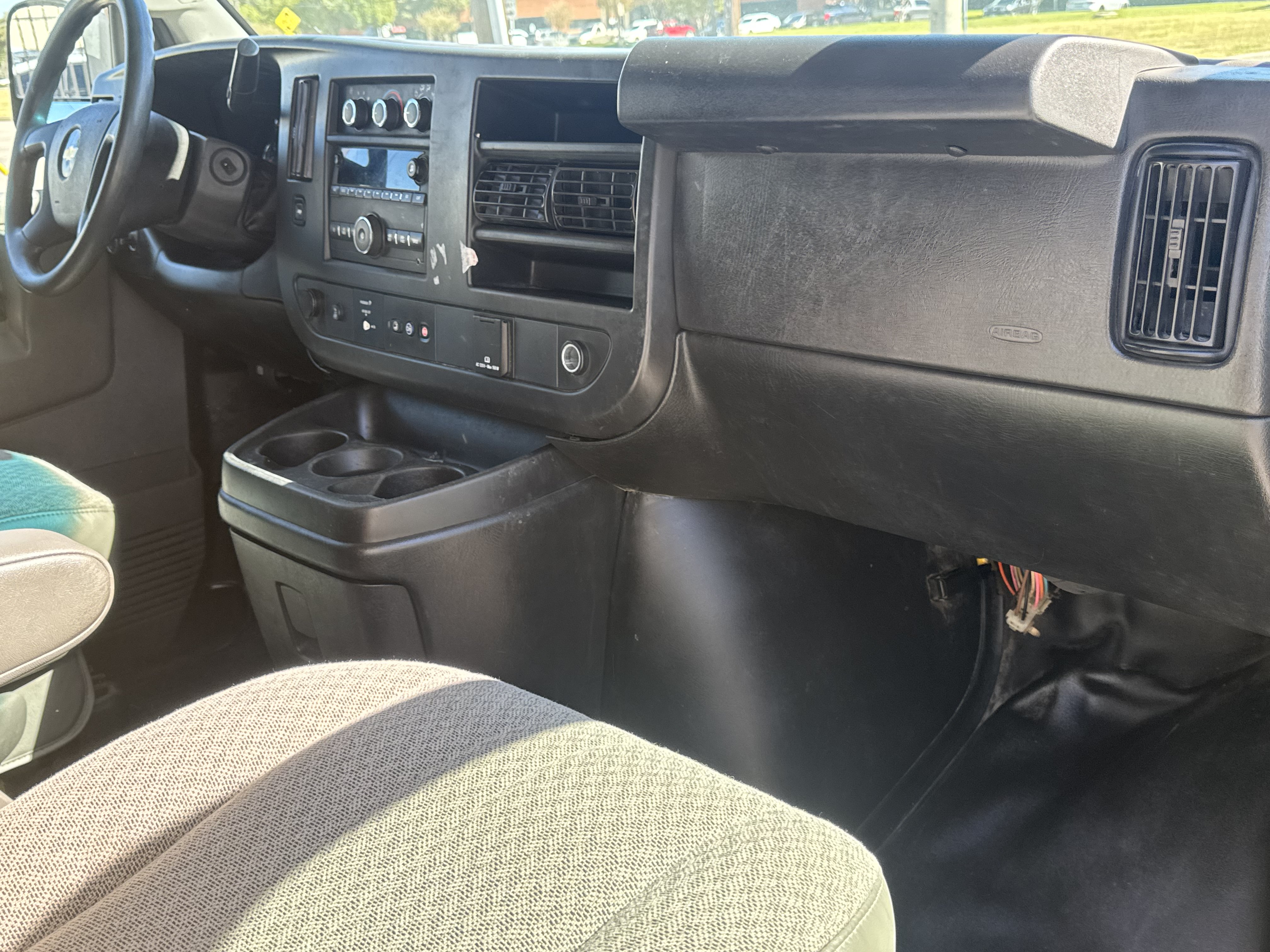 Used 2019 Chevrolet Express 2500 RWD image 11