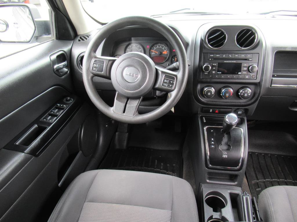 Used 2016 Jeep Patriot Sport w/ Power Value Group image 12