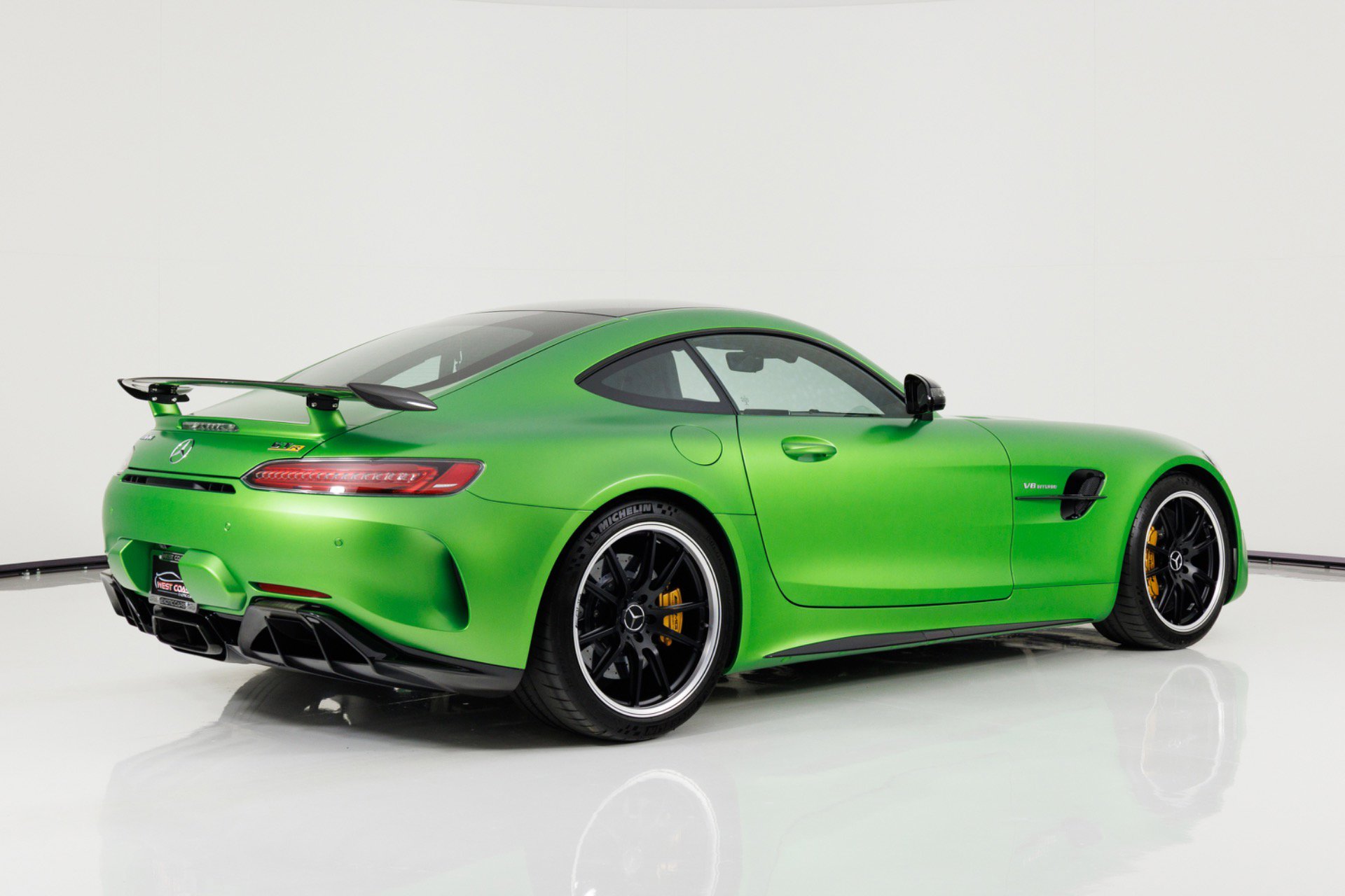 Used 2018 Mercedes-Benz AMG GT R image 3