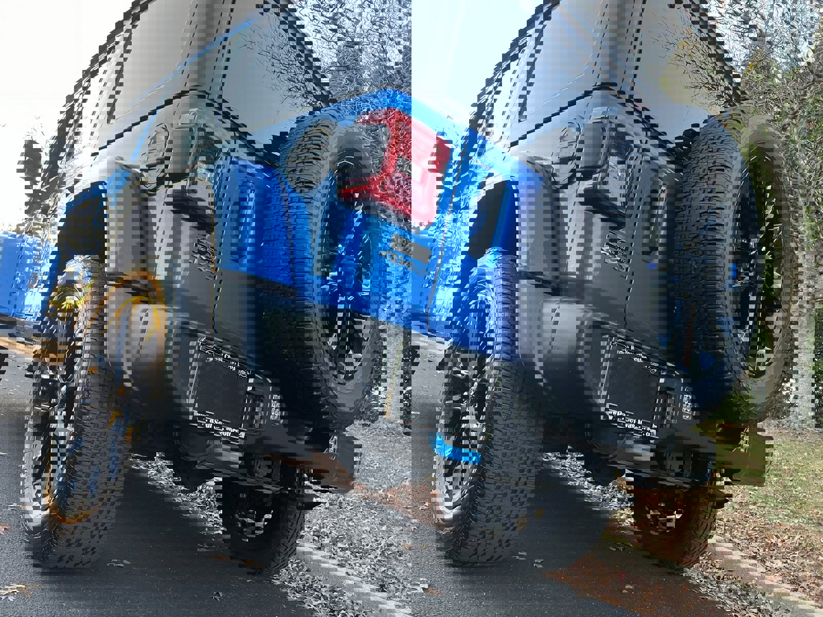 Used 2022 Jeep Wrangler Unlimited Sahara w/ Cold Weather Group image 74