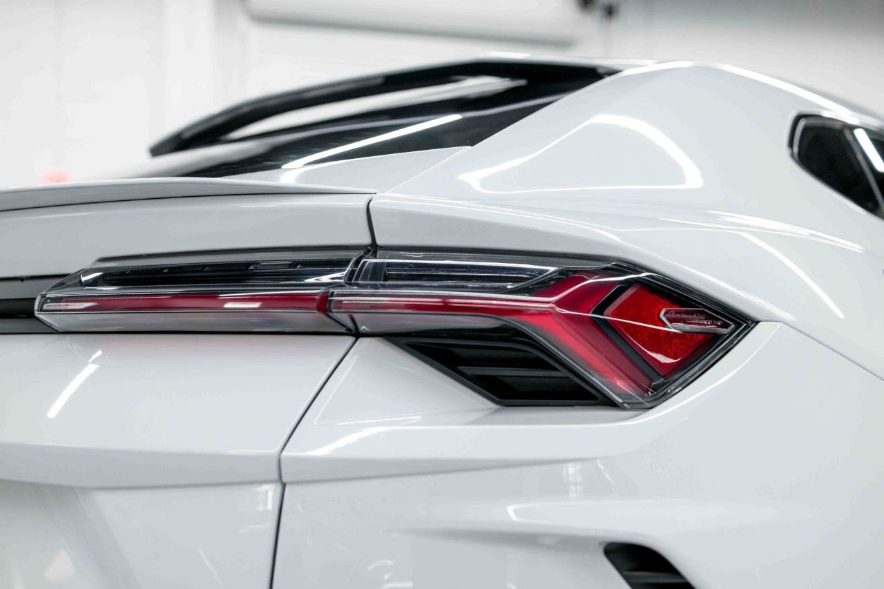 Used 2020 Lamborghini Urus Base image 20