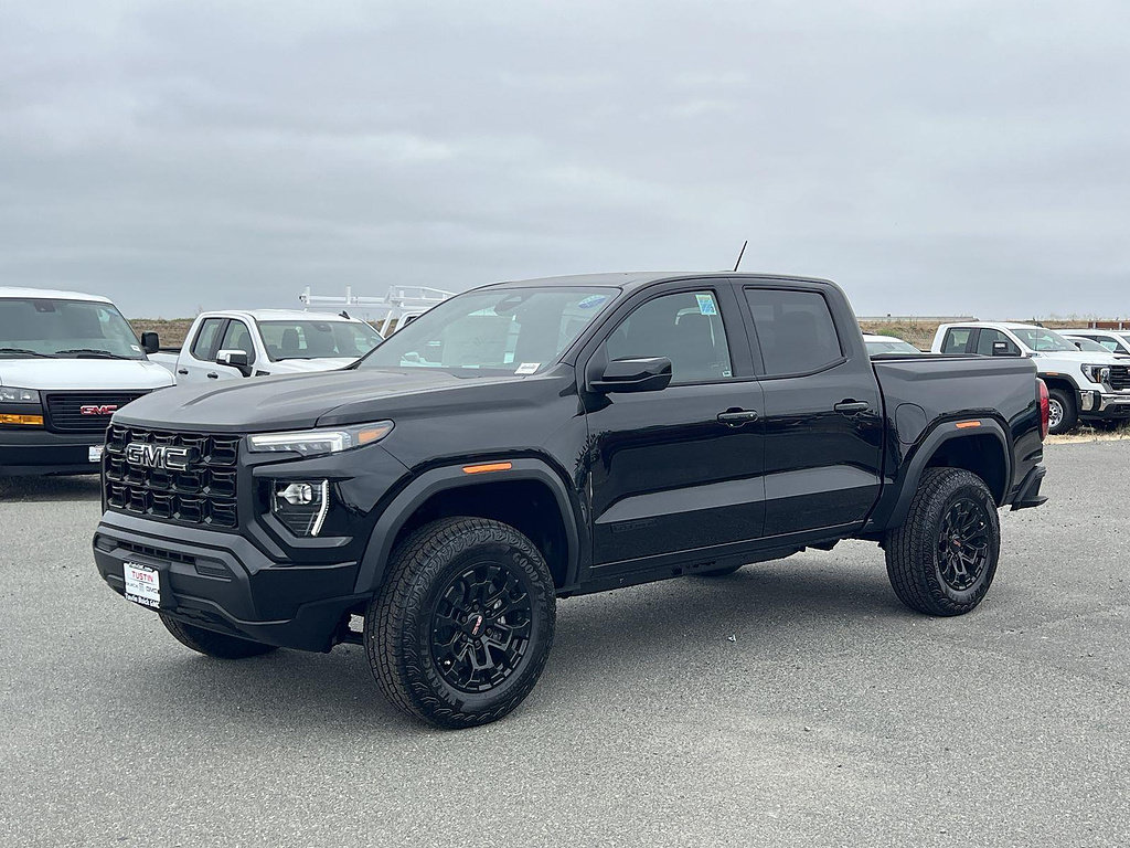 New 2026 GMC Canyon Elevation w/ LPO, Black Badging Package RWD image 7