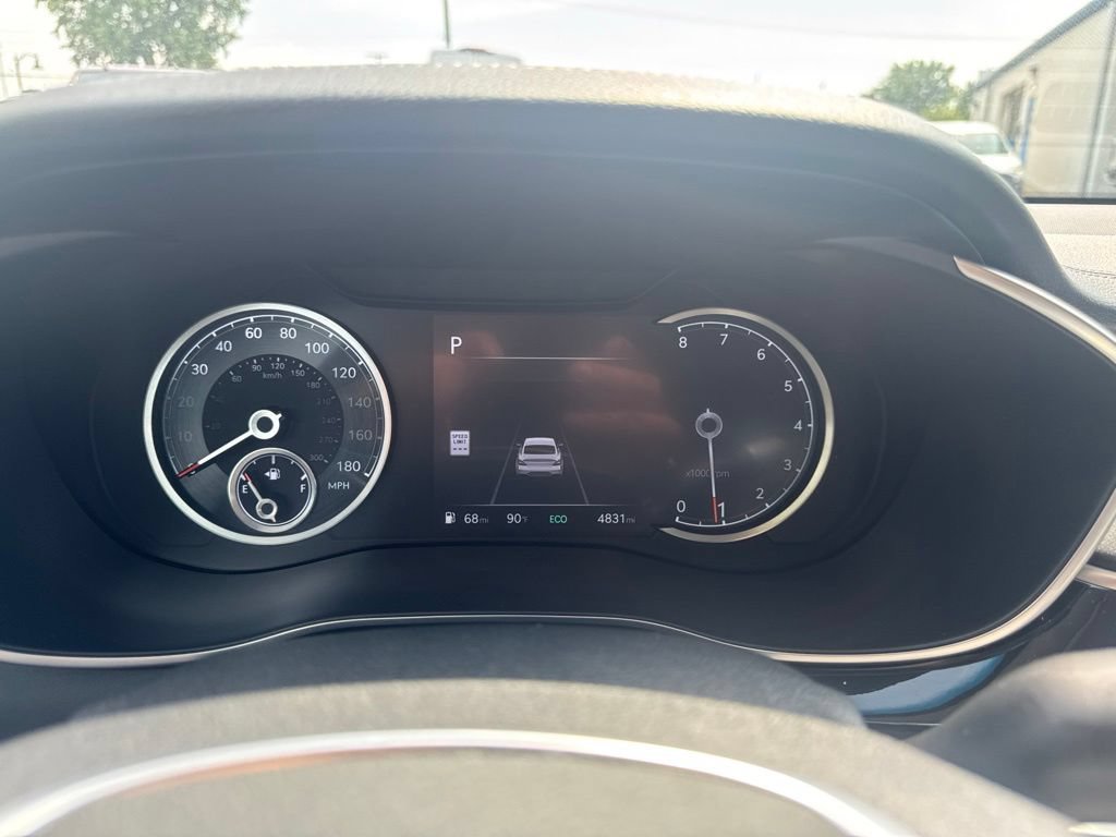 Used 2025 Genesis G70 2.5T AWD/4WD image 17