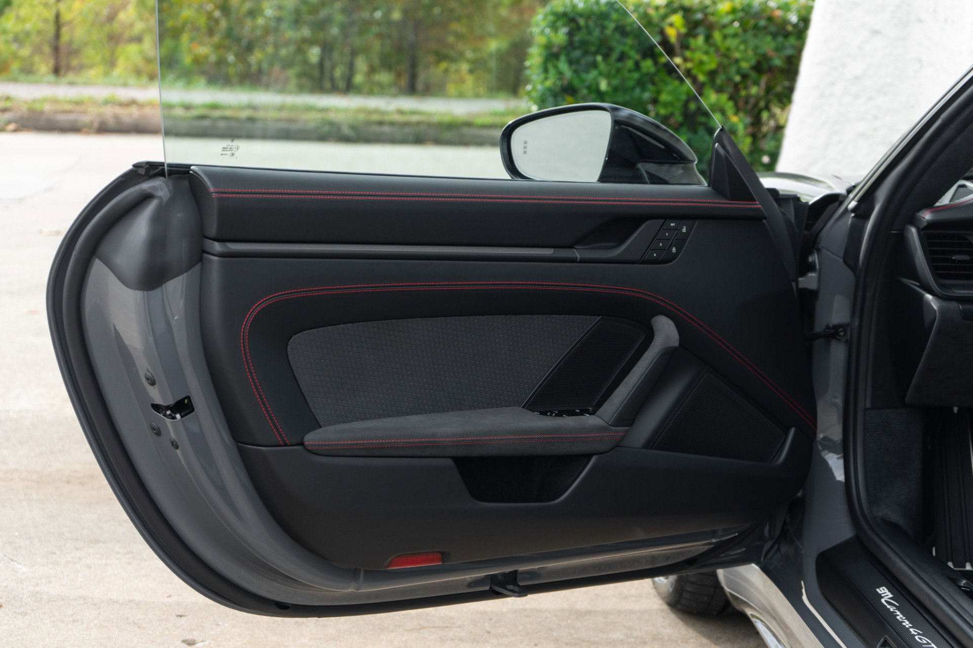 Used 2025 Porsche 911 Carrera 4 GTS image 27