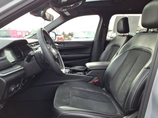 Used 2023 Jeep Grand Cherokee L Laredo image 24