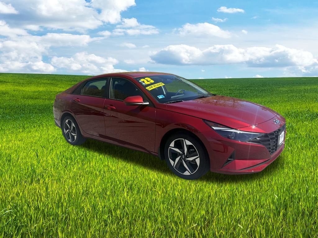 Used 2023 Hyundai Elantra SEL w/ Convenience Package FWD image 3