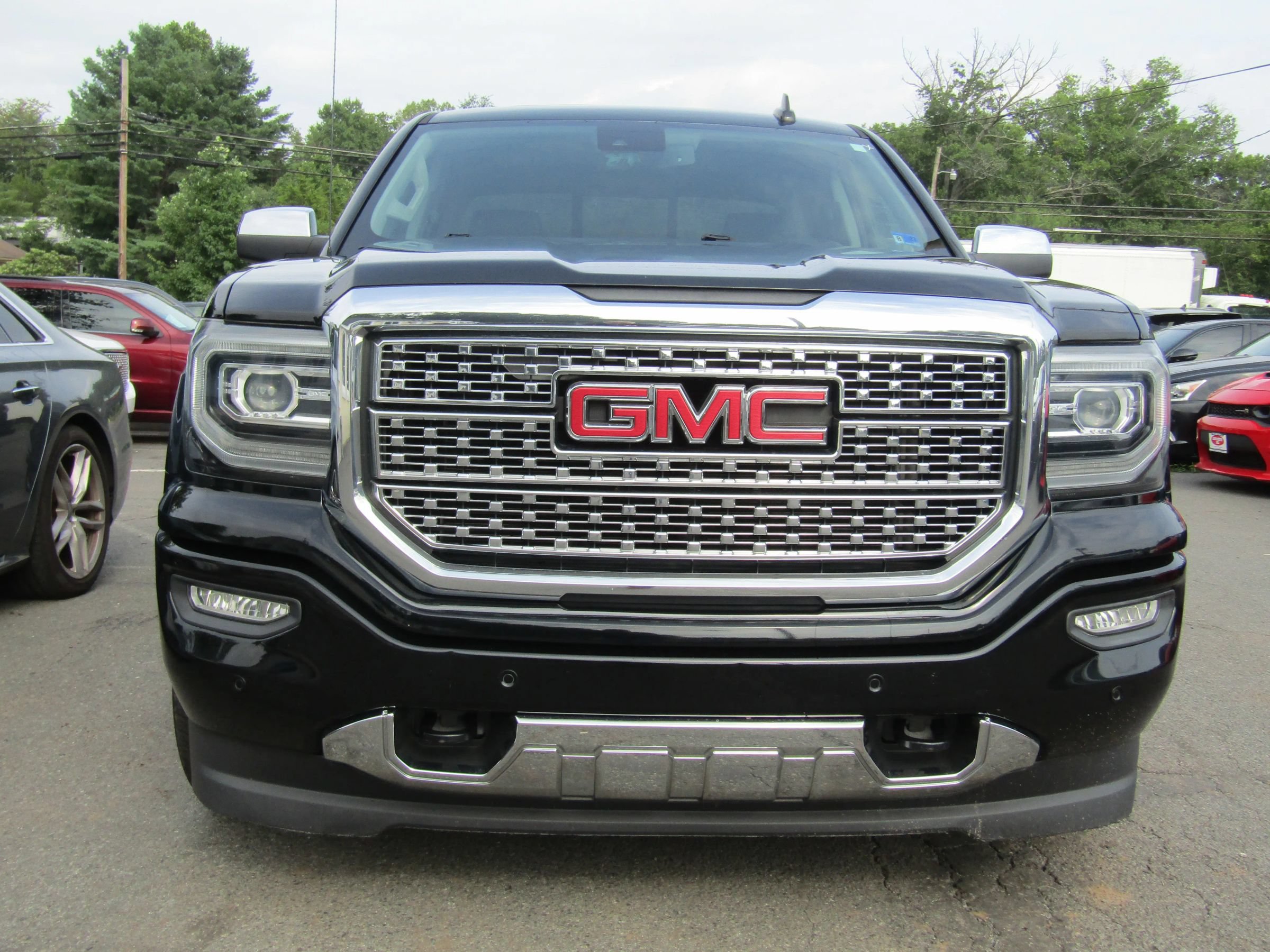 Used 2017 GMC Sierra 1500 Denali AWD/4WD image 2