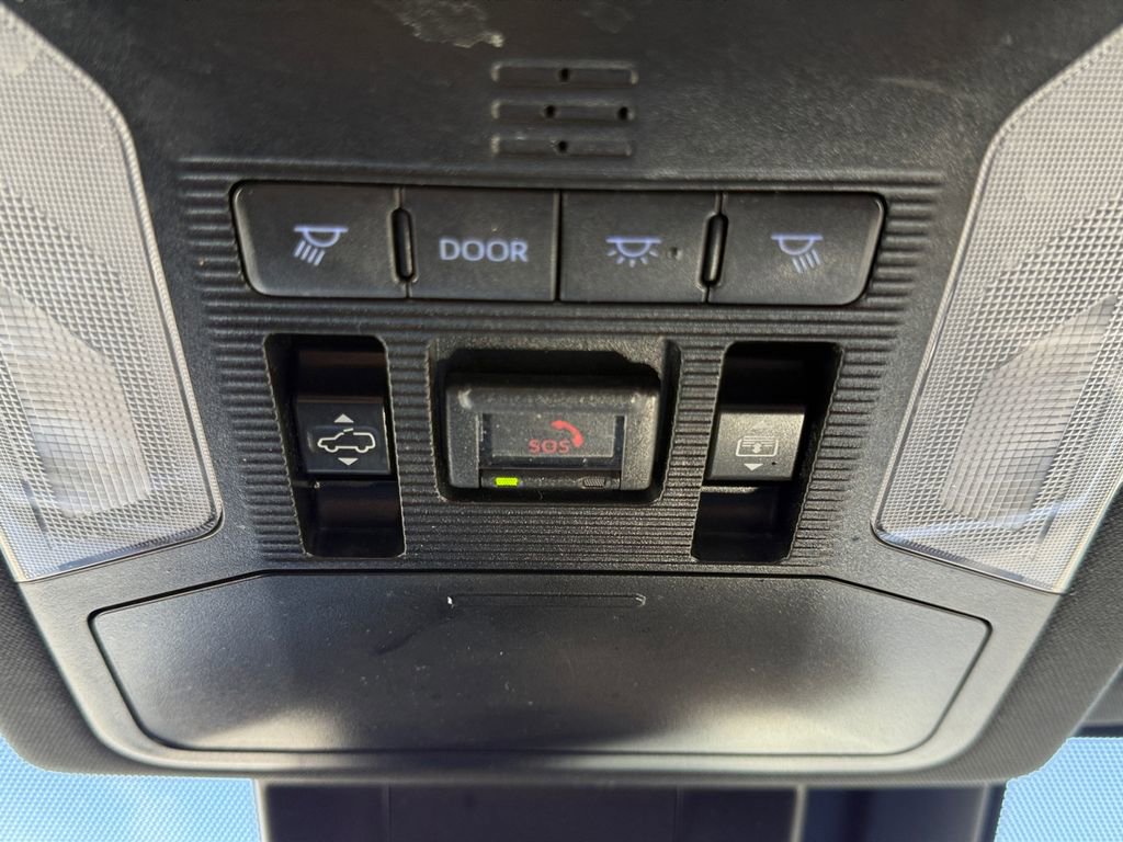 Used 2022 Toyota RAV4 XSE image 18