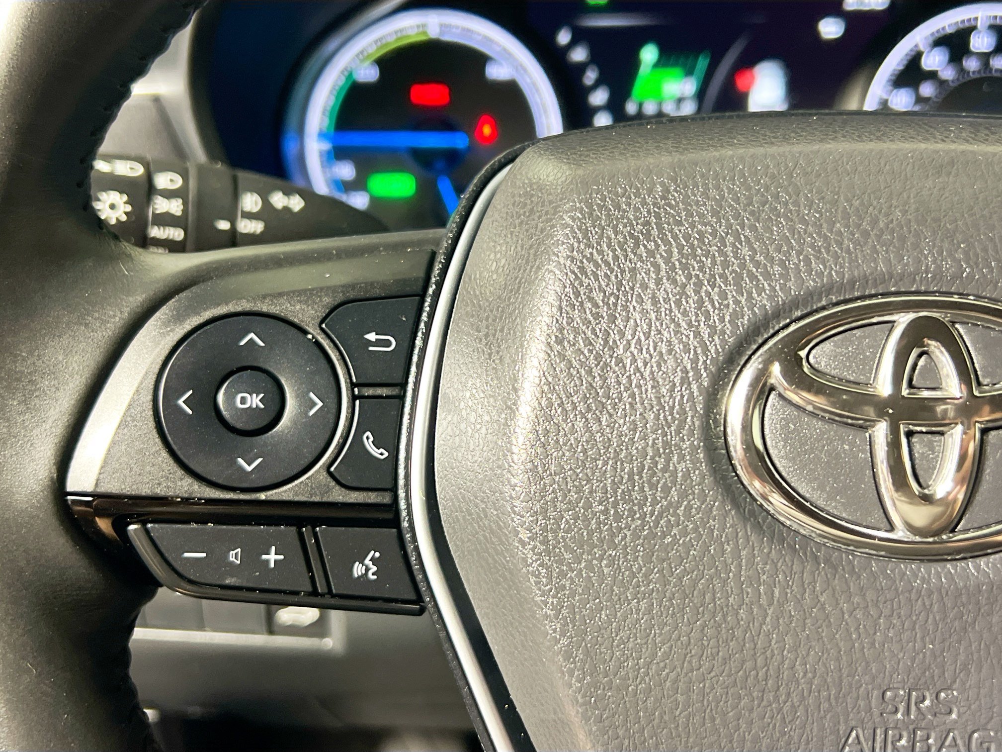 Used 2024 Toyota Venza Nightshade AWD/4WD image 18