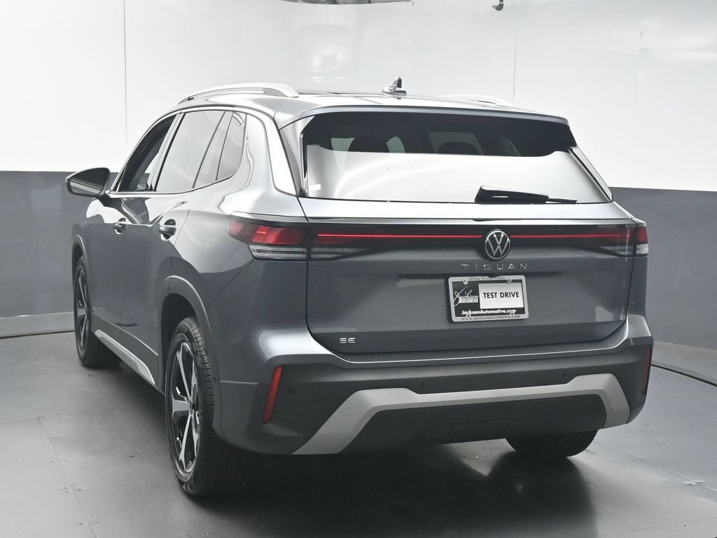 New 2026 Volkswagen Tiguan SE FWD image 6