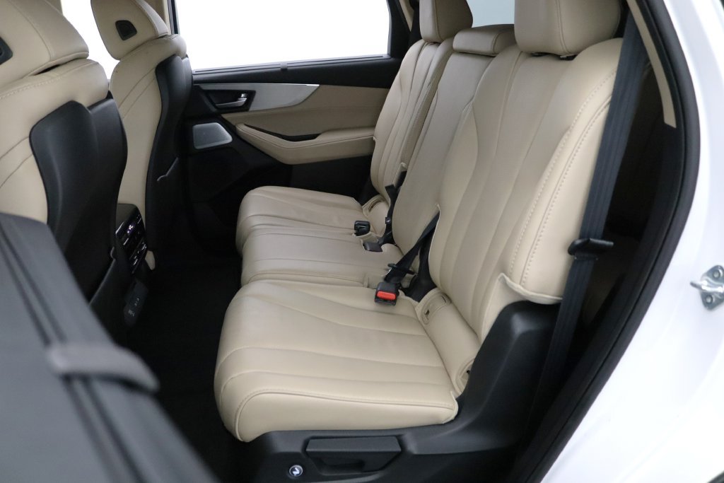 Certified 2025 Acura MDX w/ Technology Package AWD/4WD image 12
