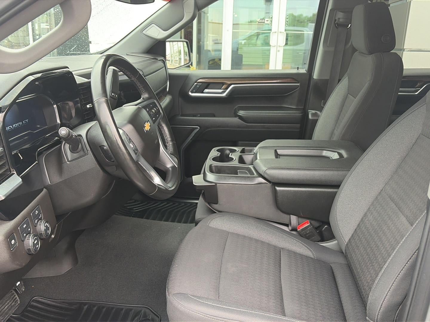 Used 2025 Chevrolet Silverado 1500 LT AWD/4WD image 10