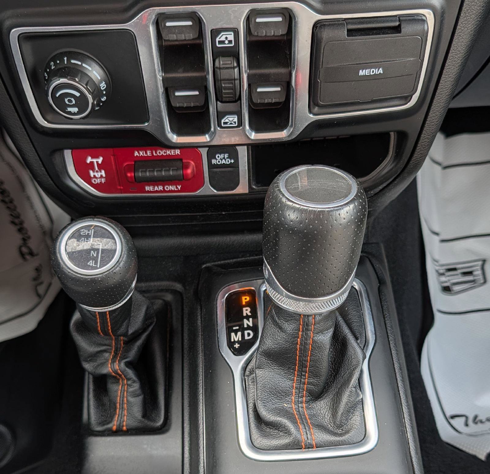 Used 2023 Jeep Gladiator Mojave w/ Cold Weather Group image 14