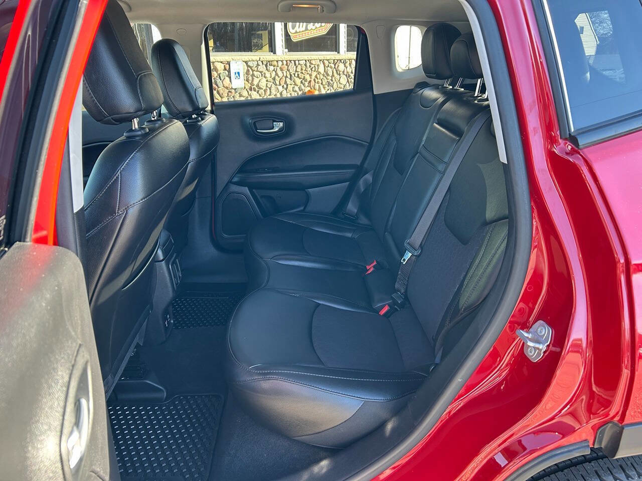 Used 2019 Jeep Compass Latitude image 14