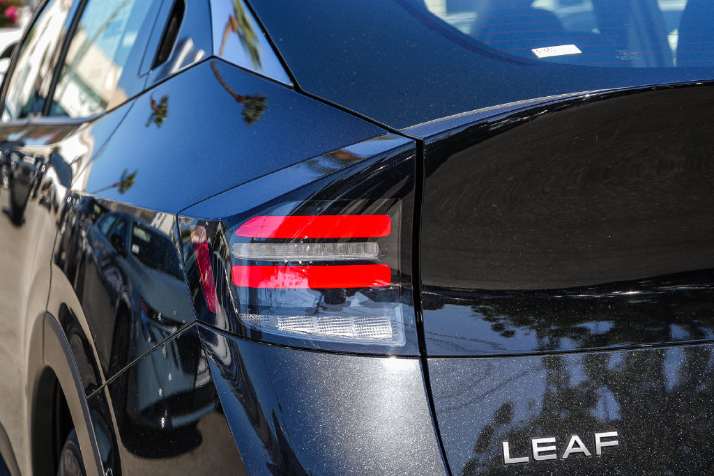 New 2026 Nissan Leaf SV+ w/ Floor Mat Package (SV+) FWD image 9